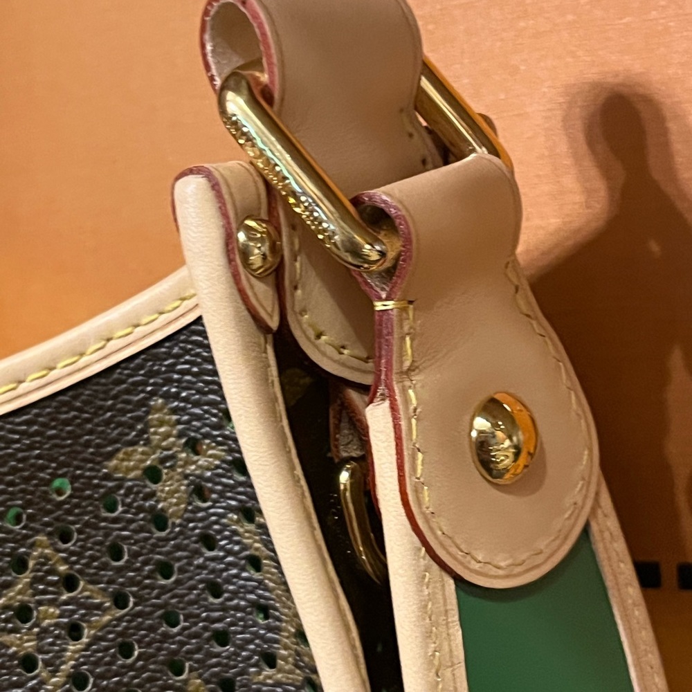 Louis Vuitton Musette Perforated. 💚Limited Edition Green Perforated Musette💚 - Picture 16 of 16